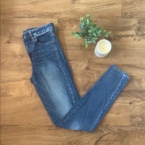 American Eagle Medium Wash Hi-Rise Jeggings